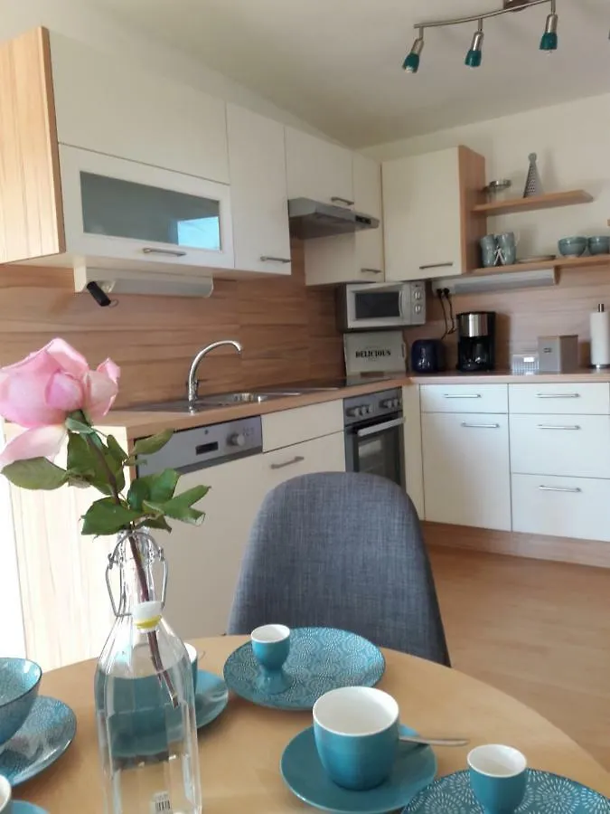 בית נופש וינה Bungalow At Lake Alte Donau אוסטריה